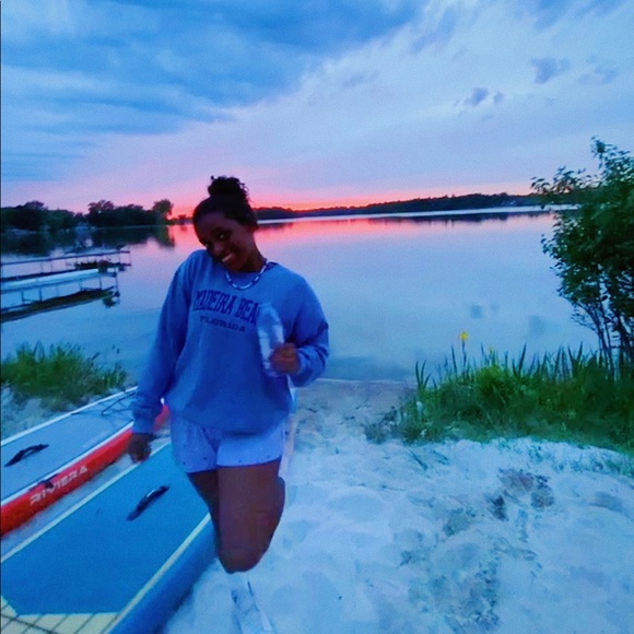 your fav posher, zoe - Picture 3 of 7